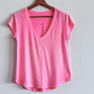 American Eagle hot bubble gum garment dyed pink V-neck soft t-shirt